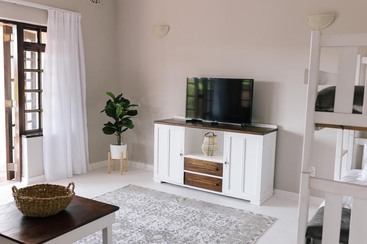 Nahoon Beach Villas Self Catering Apartments Ист-Лондон Экстерьер фото