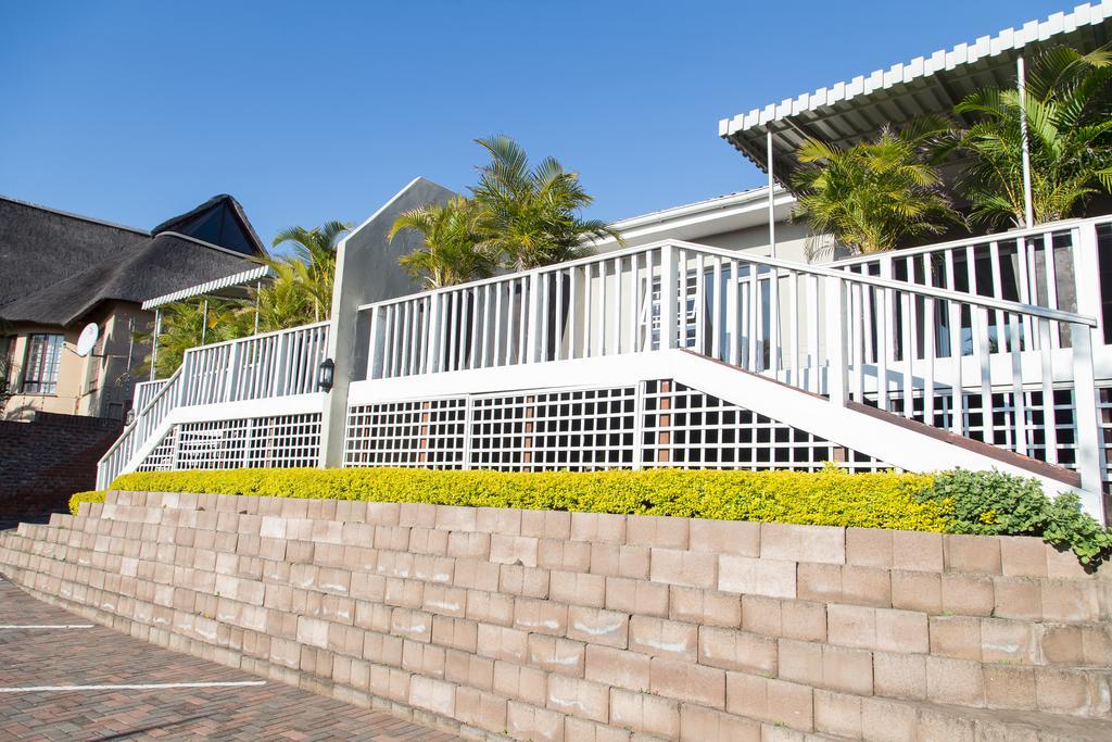 Nahoon Beach Villas Self Catering Apartments Ист-Лондон Номер фото